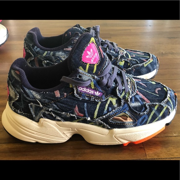 Shoes - Picture 1 of 4